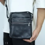 کیف دوشی مردانه یکطرفه چرم مدل بوربری مشکی